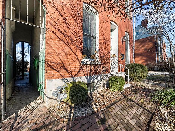 2nd image of 2707 Indiana Ave