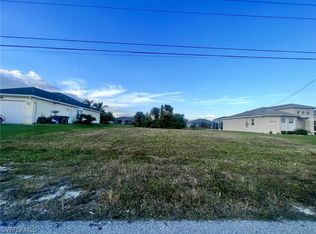 521 SE 7th St, Cape Coral, FL 33990