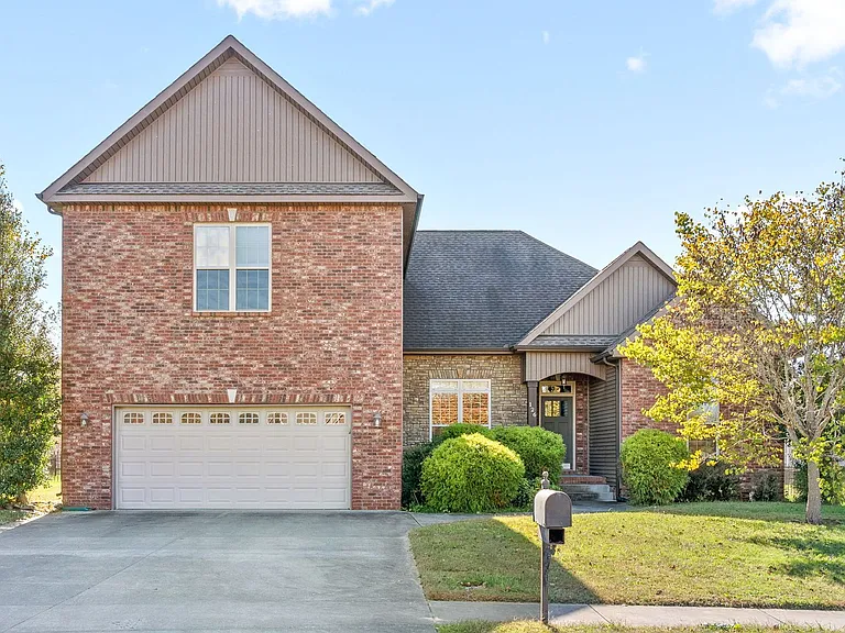 126 Parkland Cir — Photo 37