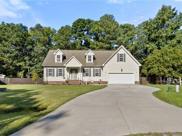 7703 Mainsail Ct, Hayes, VA 23072