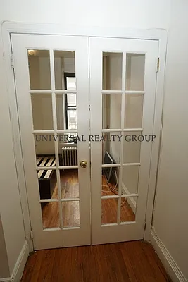 Rented by Universal Realty Group | media 6