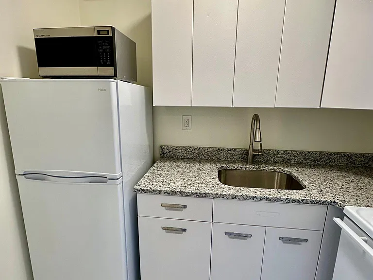 100 York St #10L — Photo 18