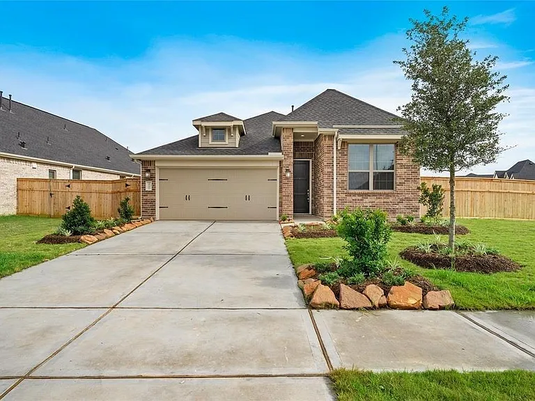 29202 Everett Ridge Ln — Photo 1