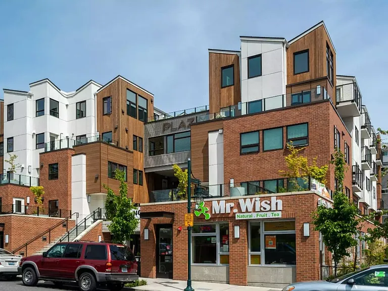 Plaza Apartments — Photo 40