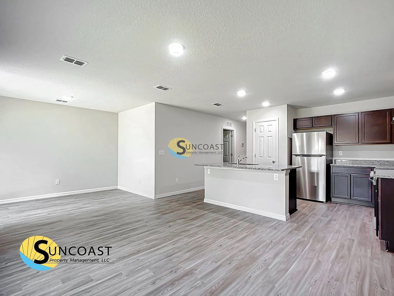 Modern 2-Bedroom Villa in Pine Lakes! — Photo 4