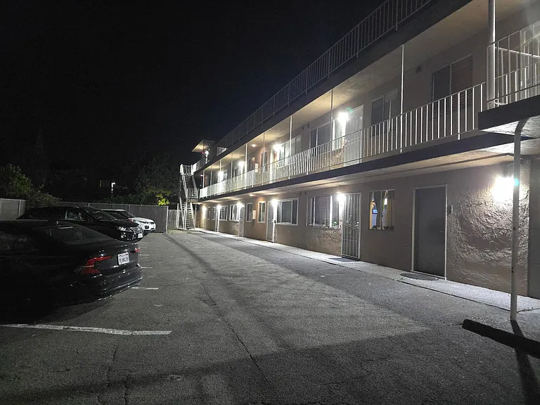 730 E 17th St #7 — Photo 41