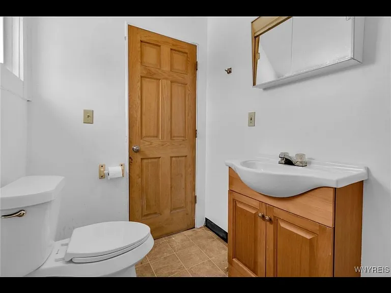 75 Mills St #2 — Photo 12
