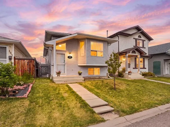 159 S Applebrook Cir SE, Calgary, AB T2A 7T3