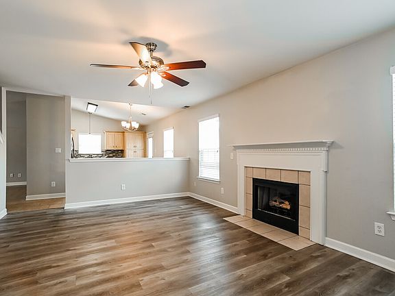 4th image of 4706 Capstone Dr