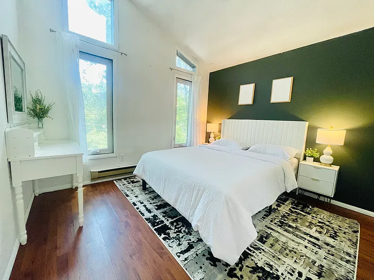 221 Somerset Dr — Photo 4