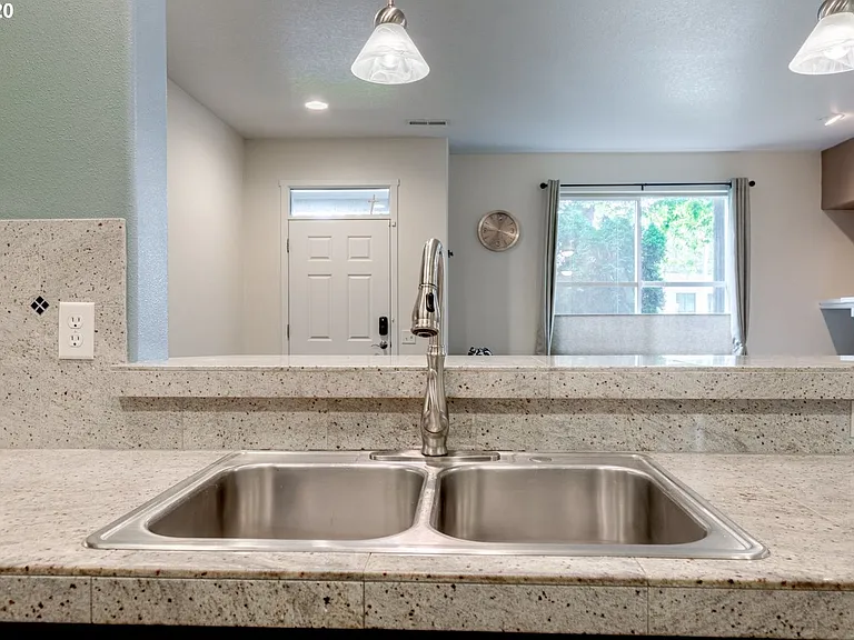 2232 NE Redelfs Way — Photo 8