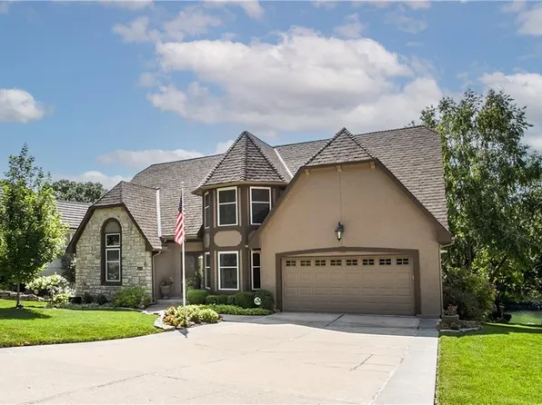 4121 NE Edgewater Ct, Lees Summit, MO 64064