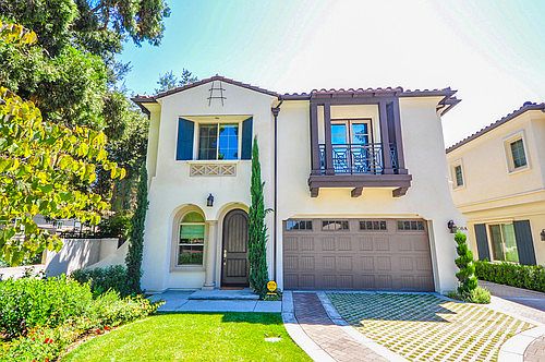 1st image of 908A N Santa Anita Ave