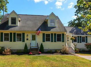 15 Arrow Trl, Groton, MA 01450