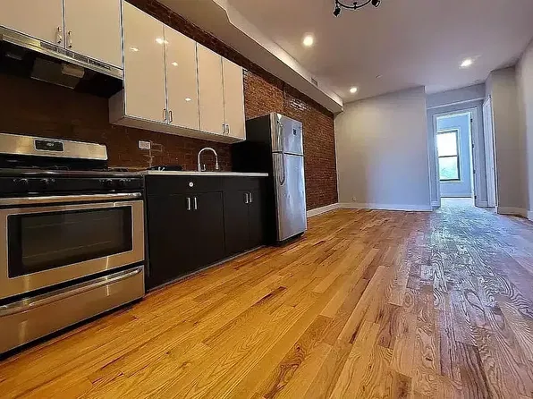 226 Pulaski St APT 4, Brooklyn, NY 11206