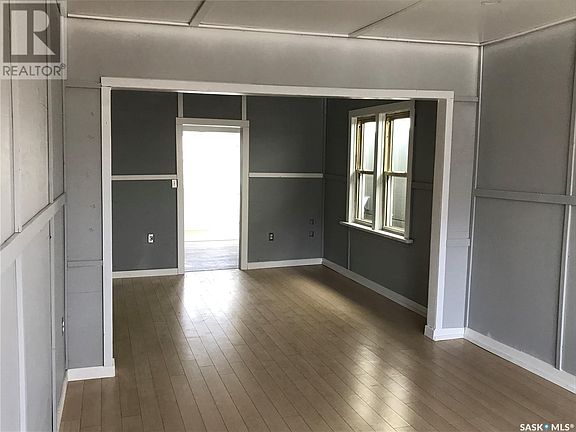 5th image of 1108 Garnet St