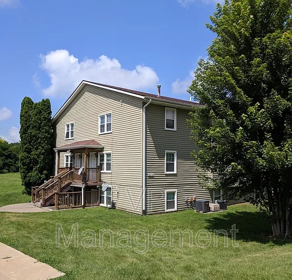 2218 Emerald Dr #9 — Photo 5