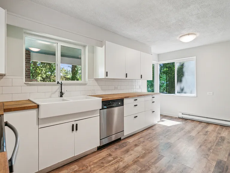 4510 SE Aldercrest Rd — Photo 8