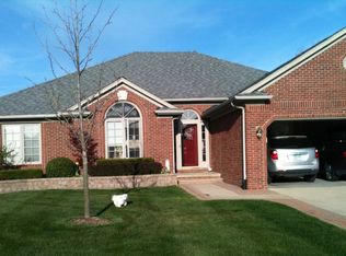 49312 Dunhill Dr, Macomb, MI 48044