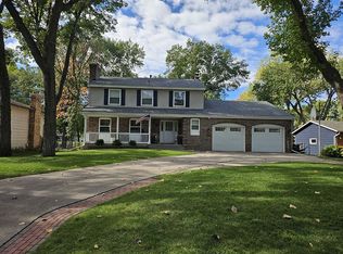 8390 Sunnyside Rd, Mounds View, MN 55112