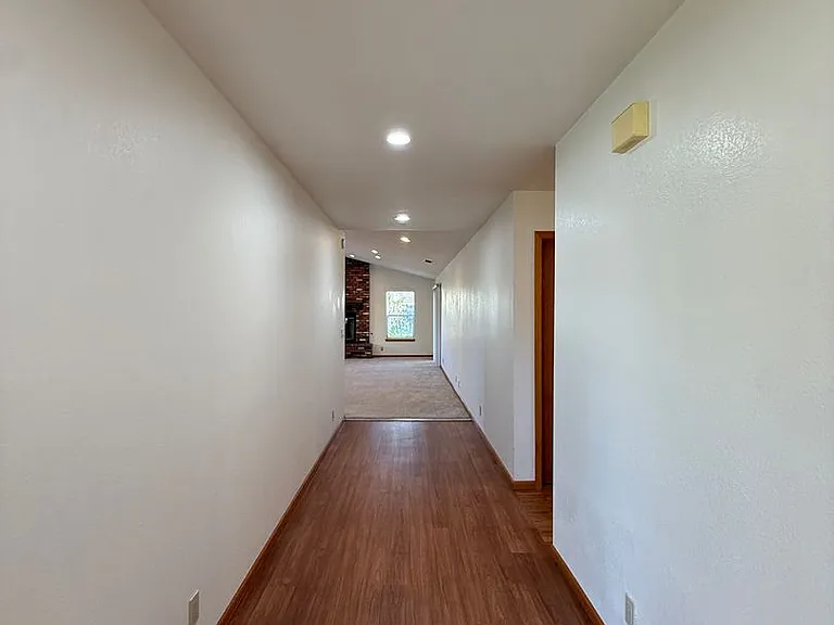 1470 Mercer Ct — Photo 10