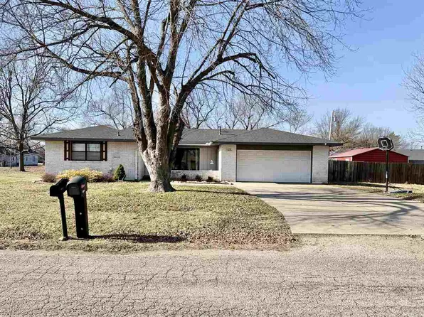 1305 S 10th St, Blackwell, OK 74631