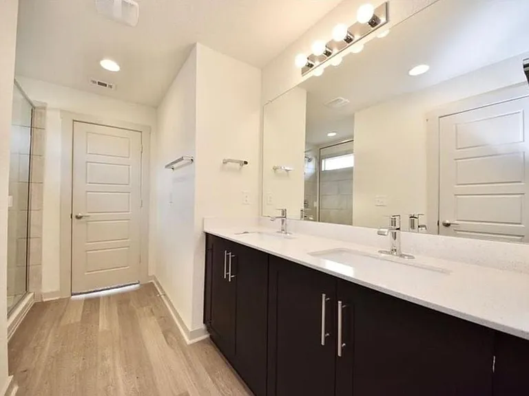 1812 Bonham Ln — Photo 20