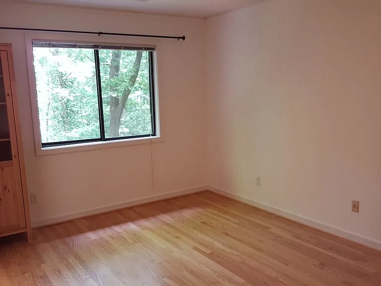 308 Eastwood Rd #B — Photo 7