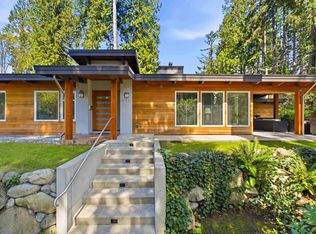 672 East St, Vancouver, BC V7N1L6