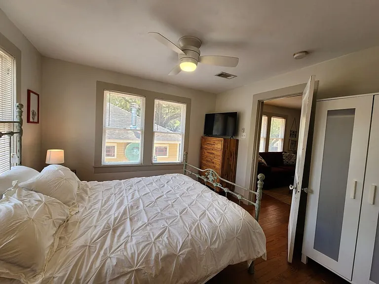 E 11th 1/2 St — Photo 17