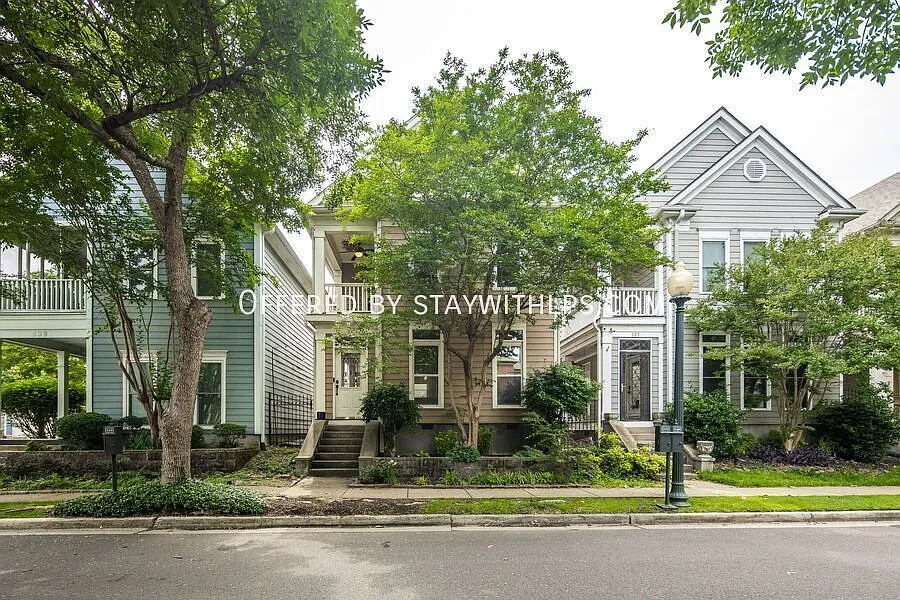 Building Photo - 533 Rienzi Dr