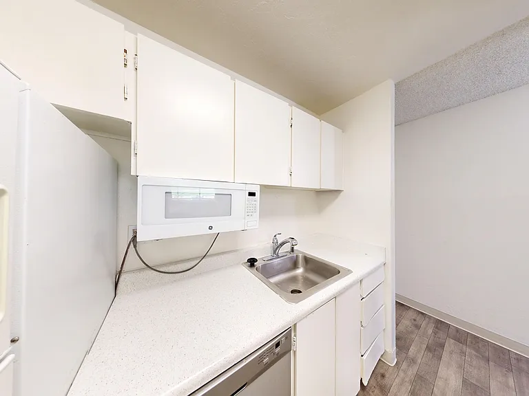 2055 Sacramento Street — Photo 4