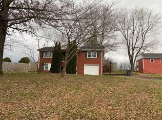 800 Prescott Dr, Clarksville, TN 37042