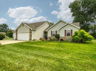 1805 Forsythia St SE, Demotte, IN 46310