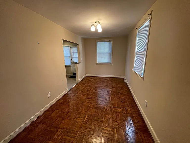 55 Woodale Ave — Photo 6