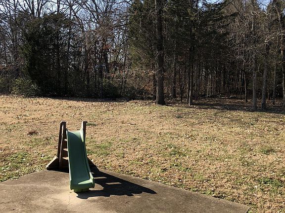 5th image of 7465 Maggie Dr