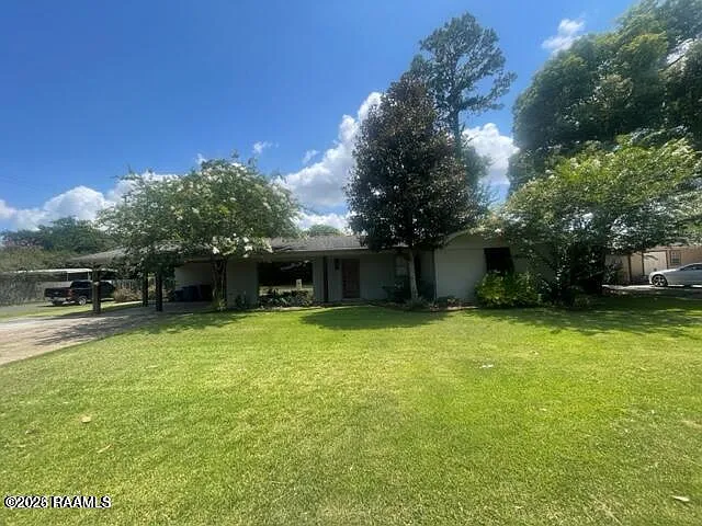3 bed, 2.0 bath, 1650 sqft, $1,750 — Photo 1