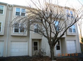 40 Deerwood Ln UNIT 10, Waterbury, CT 06704