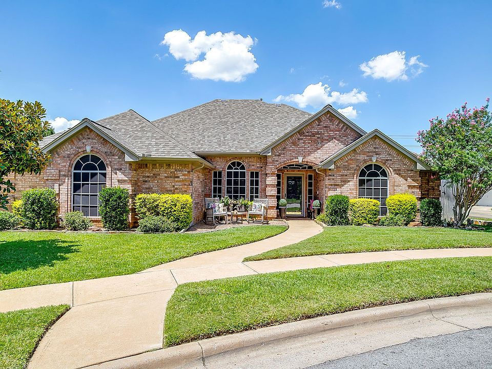 1st image of 7732 Bridlewood Ct