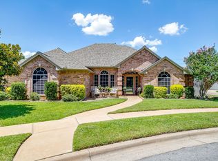 7732 Bridlewood Ct, North Richland Hills, TX 76182