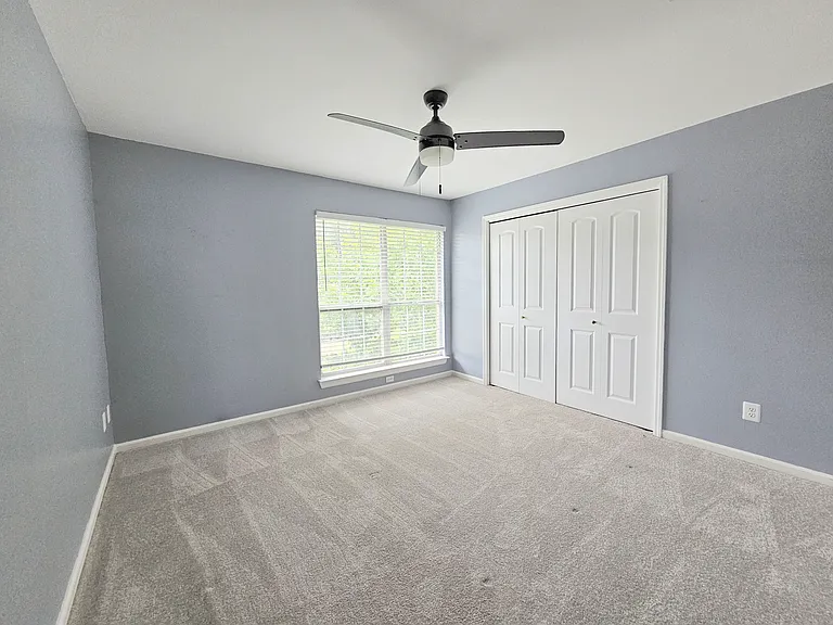 310 W Taylors Xing — Photo 36