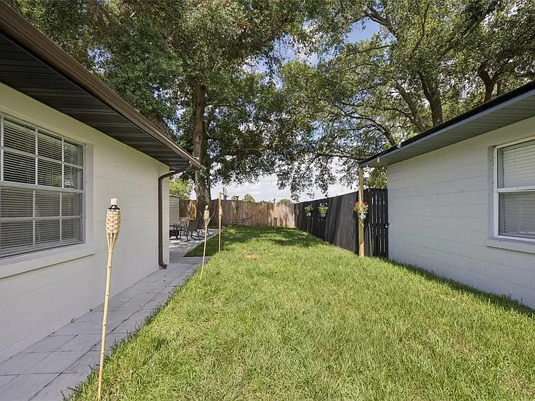 536 Hibiscus Way #7-B — Photo 28