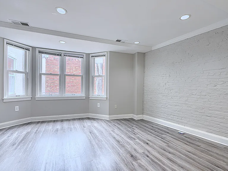 333 S Fremont Ave #H — Photo 2