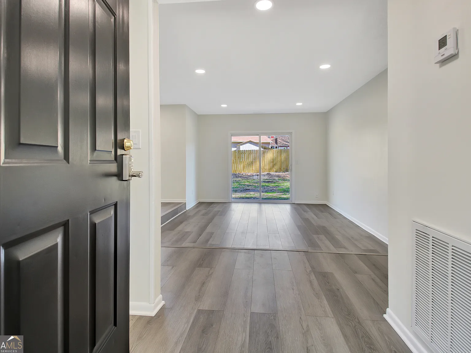 3 bed, 2.0 bath, 1595 sqft, $2,600 — Photo 4