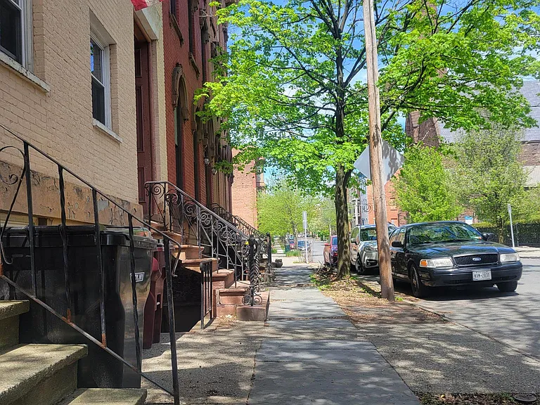 153 1st St #3 — Photo 4