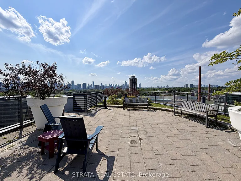 1201 Dundas St E #606 — Photo 13