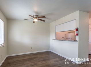 407 Lakeview Dr #4004, Clute, TX 77531
