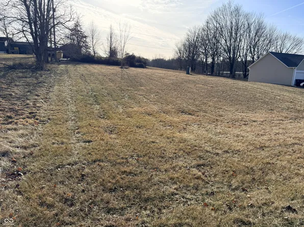 3854 Country Manor St, North Vernon, IN 47265