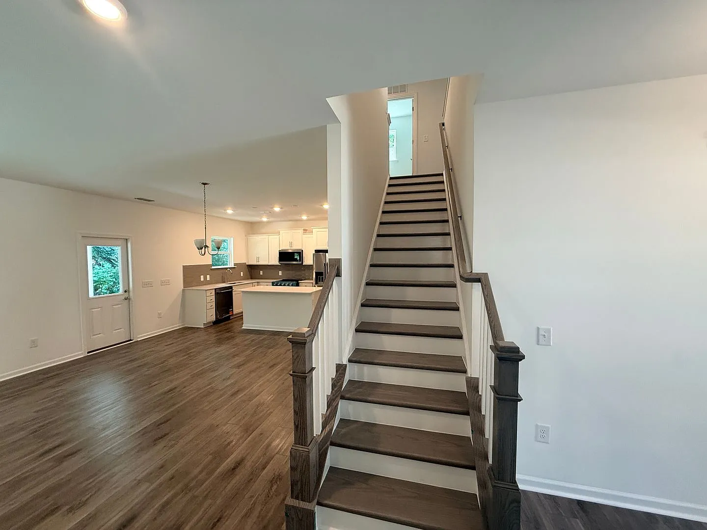 Brand New Single family home in a Cul-de-sac — Photo 4