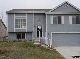 16943 Browne St, Omaha, NE 68116